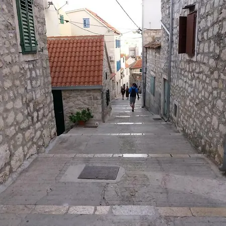 Gostinjska kuća Assi 2*