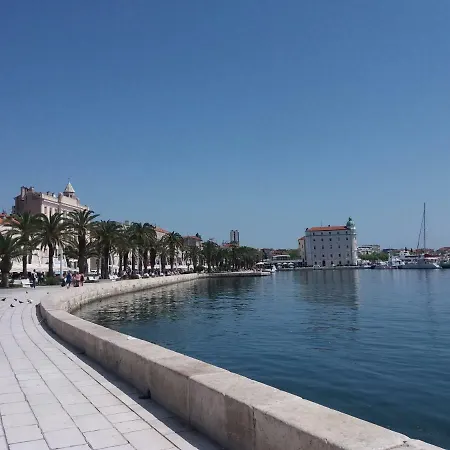 Gostinjska kuća Assi 2*