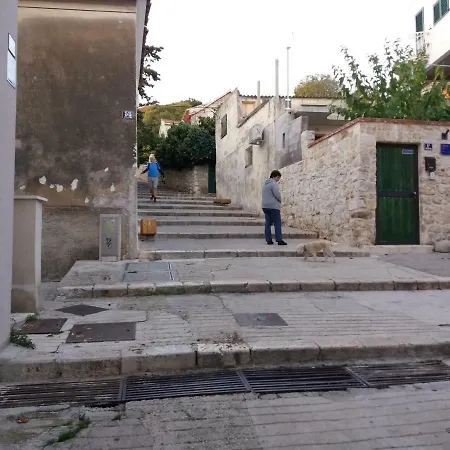 Assi بيت ضيافة سبليت